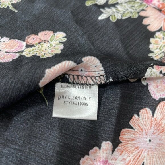 re:named  floral Black Top - Picture 7 of 10